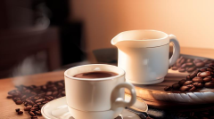 美式咖啡对老年人有哪些好处和风险